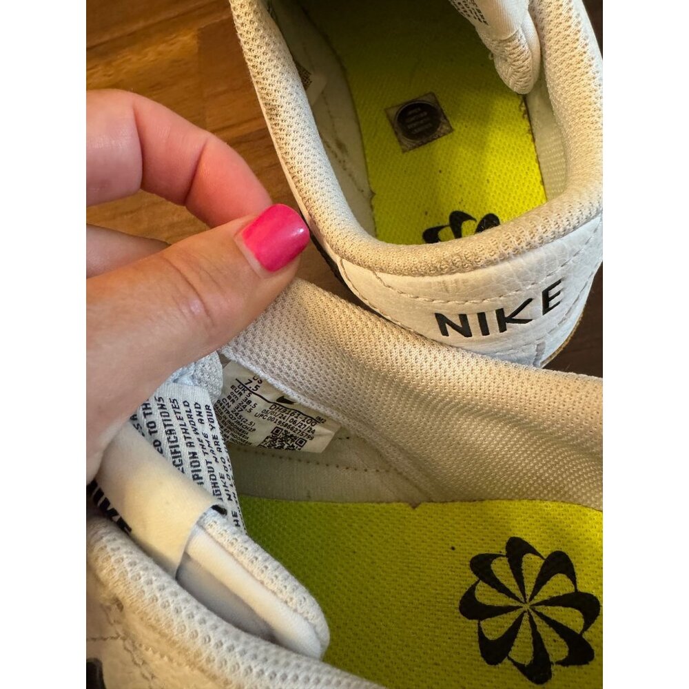 Nike women's sneakers size 7.5 - Picture 4 of 6